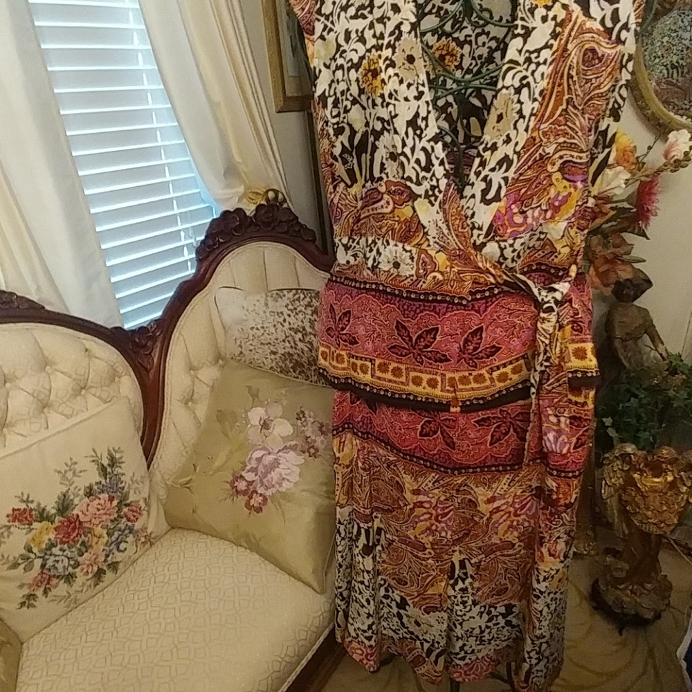 BEAUTIFUL 2pcs Lady Silk Suit